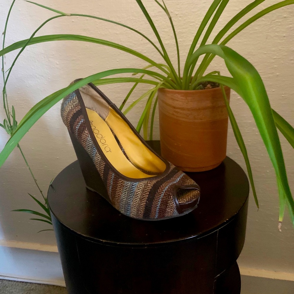 Nadara Brown Wedges (6)